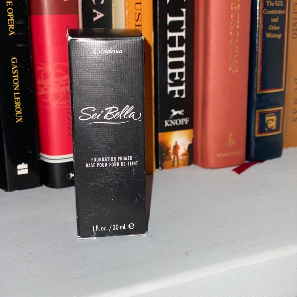 Foundation primer - Picture 2 of 3